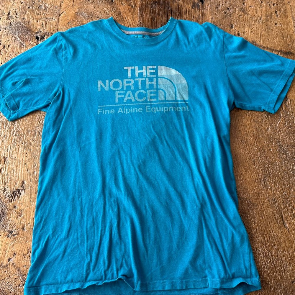 The North Face T-Shirt Medium